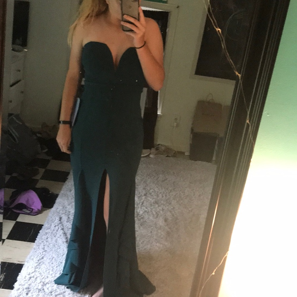 Emerald green prom dress